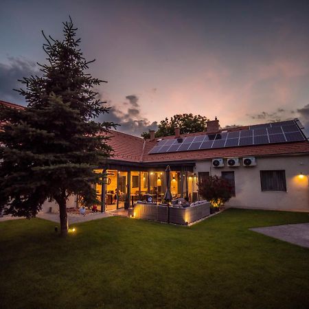 Voelgy Vendeghaz Hotel Etyek Exterior photo